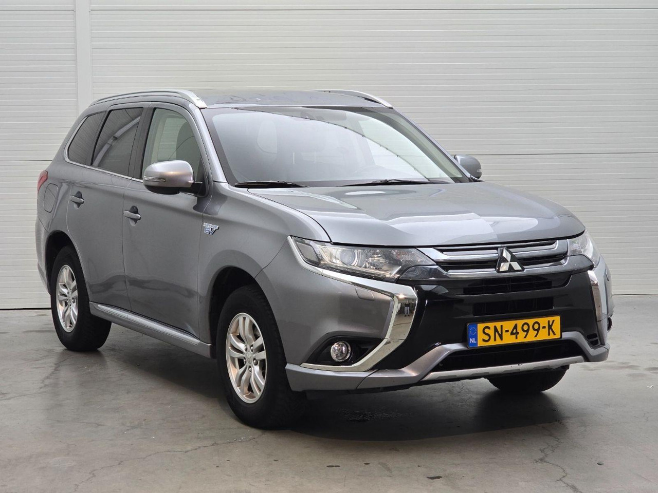 Mitsubishi Outlander 2.0 PHEV Pure | 2018 | 197.128 km | Automaat | SN499K | NAP: Logisch - SUV: picture 2 Mitsubishi Outlander 2.0 PHEV Pure | 2018 | 197.128 km | Automaat | SN499K | NAP: Logisch - SUV: picture 2