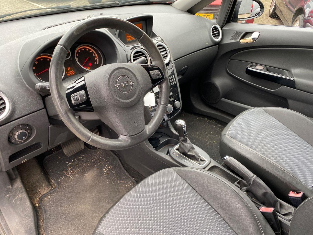 Opel Corsa 1.4 - 16V Cosmo | 2007 | 182.361 km | Automaat | 37TSJX | NAP: Logisch - Hatchback: picture 5 Opel Corsa 1.4 - 16V Cosmo | 2007 | 182.361 km | Automaat | 37TSJX | NAP: Logisch - Hatchback: picture 5