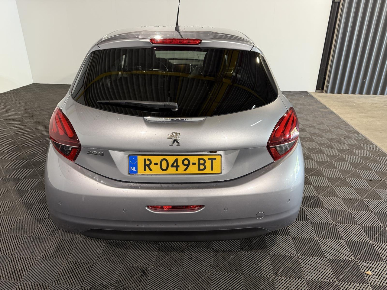 Peugeot | 208 | 1.5 BlueHDi Blue Lease Allure | 2019 | 183.354 km | R049BT | Geen oordeel - Hatchback: picture 4 Peugeot | 208 | 1.5 BlueHDi Blue Lease Allure | 2019 | 183.354 km | R049BT | Geen oordeel - Hatchback: picture 4