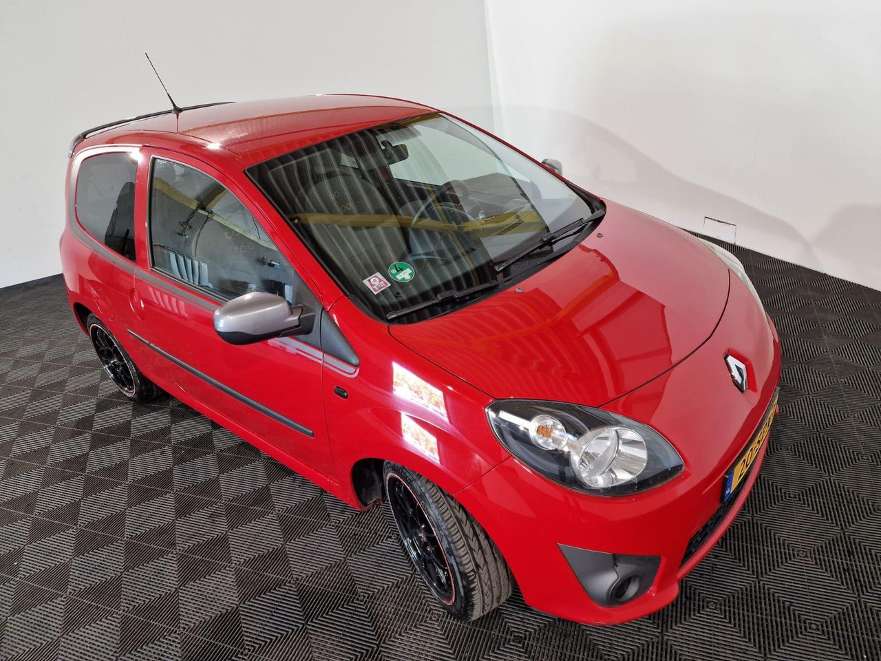 Renault Twingo 1.2-16V Collection 20-SPX-1 - Car: picture 5 Renault Twingo 1.2-16V Collection 20-SPX-1 - Car: picture 5