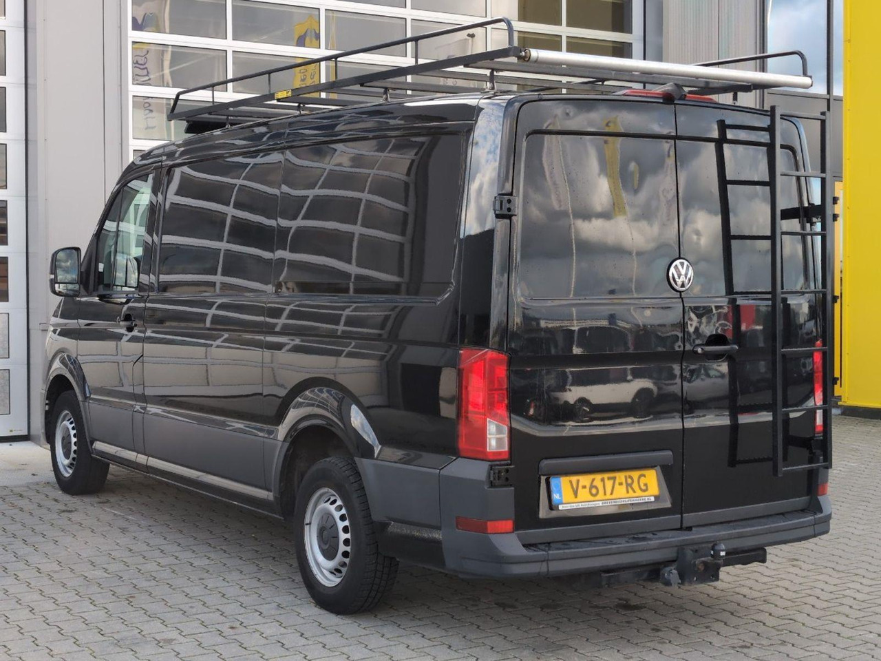 Volkswagen Crafter 30 2.0 TDI L3H2 Trendline | 2018 | 101.985 km | V617RG | NAP: Logisch - Panel van: picture 3 Volkswagen Crafter 30 2.0 TDI L3H2 Trendline | 2018 | 101.985 km | V617RG | NAP: Logisch - Panel van: picture 3