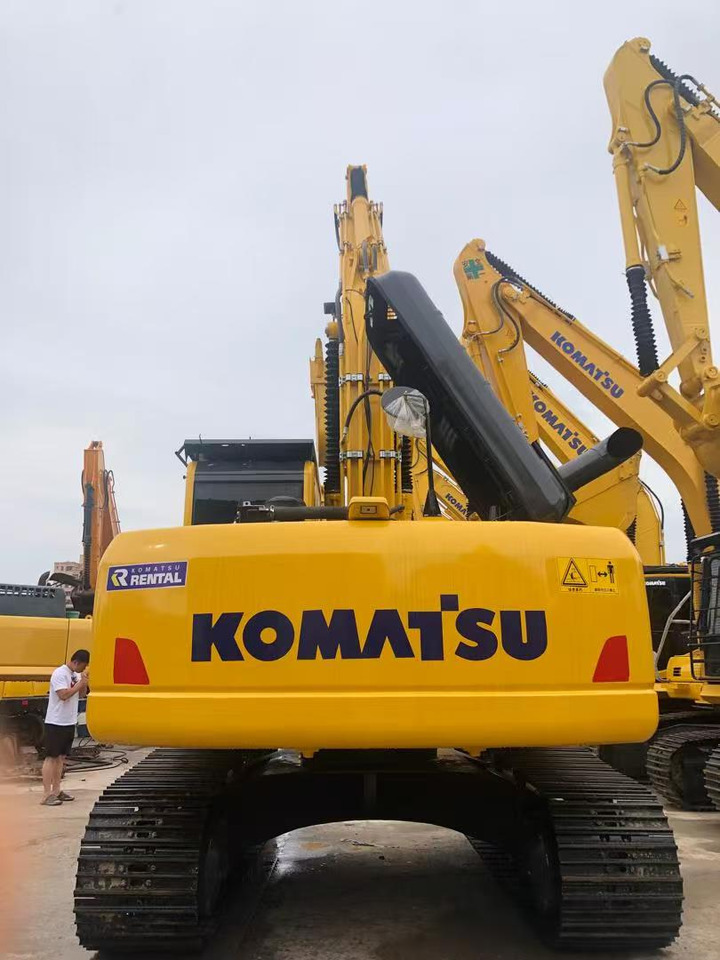 KOMATSU PC220 - Crawler excavator: picture 2 KOMATSU PC220 - Crawler excavator: picture 2