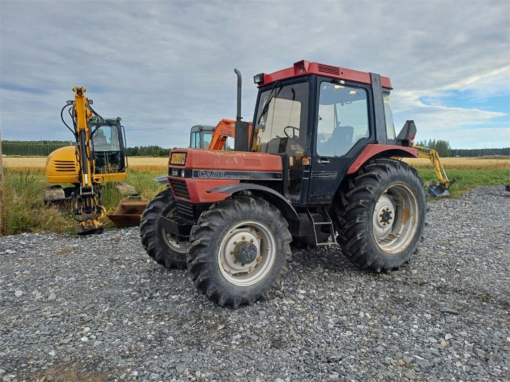 Case IH 685XL Hyvät renkaat. - Farm tractor: picture 2 Case IH 685XL Hyvät renkaat. - Farm tractor: picture 2