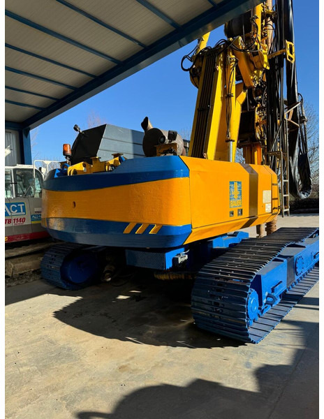 Bauer BG 18 H - Drilling rig: picture 2 Bauer BG 18 H - Drilling rig: picture 2