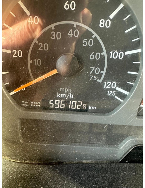 Mercedes-Benz Axor - Stationary concrete pump: picture 5 Mercedes-Benz Axor - Stationary concrete pump: picture 5