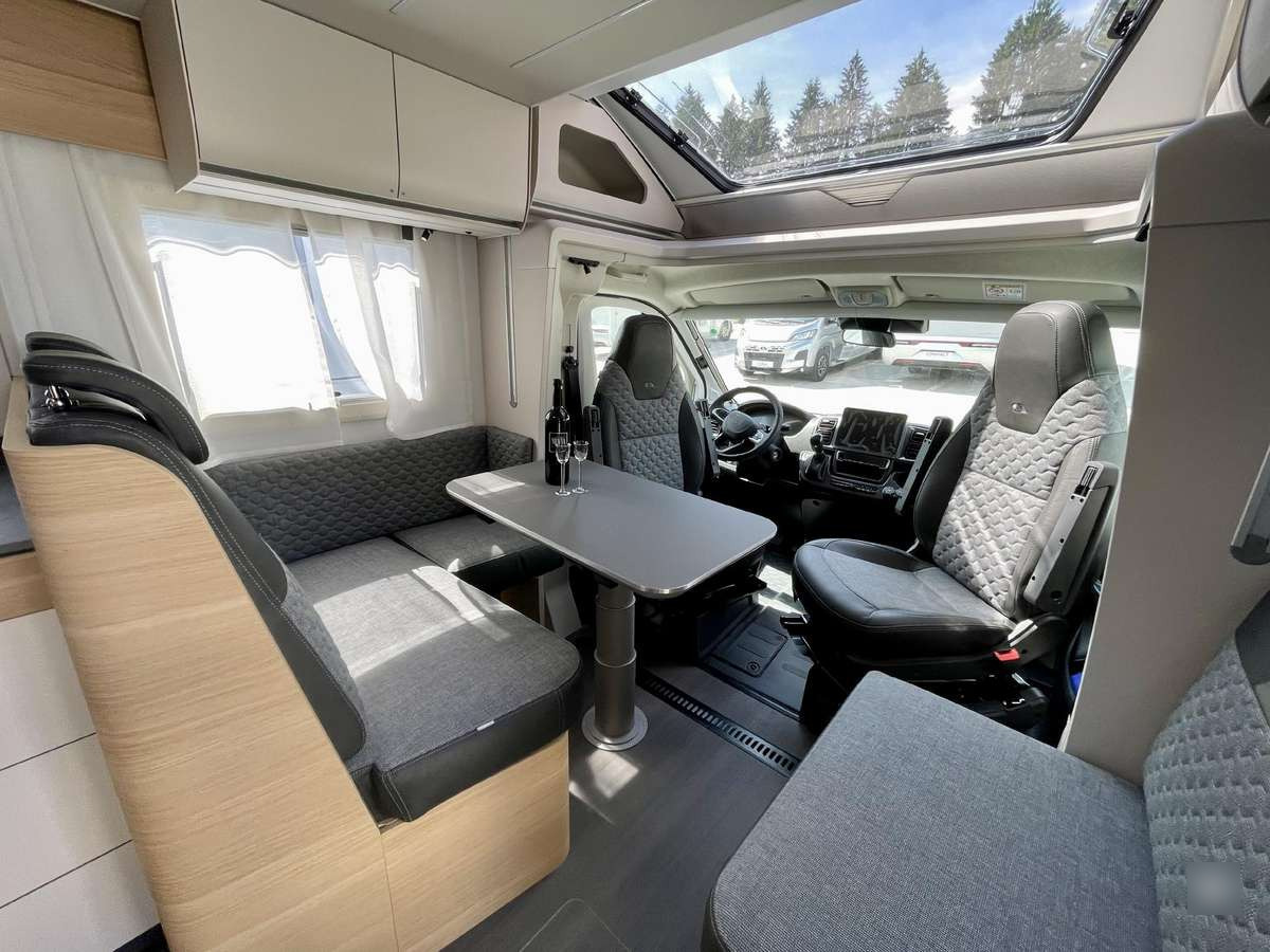 ADRIA Matrix 650 SL - Semi-integrated motorhome: picture 5 ADRIA Matrix 650 SL - Semi-integrated motorhome: picture 5