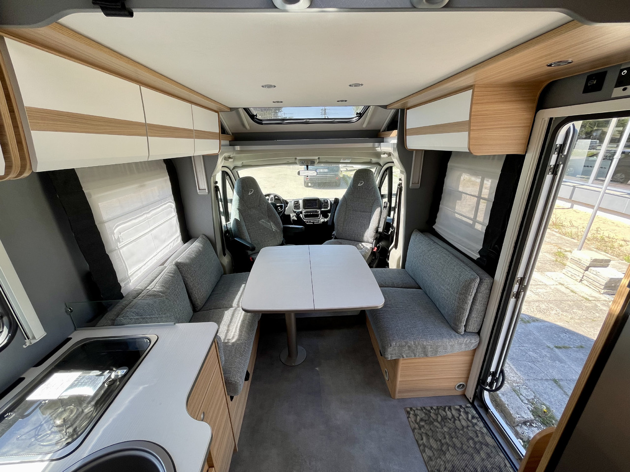 DETHLEFFS T7052 DBL - Semi-integrated motorhome: picture 5 DETHLEFFS T7052 DBL - Semi-integrated motorhome: picture 5
