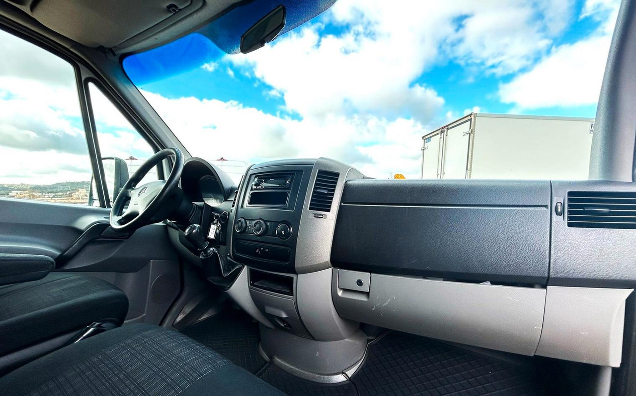 Box van Mercedes Benz Sprinter 416 T 37.35 Furgonatura: picture 9