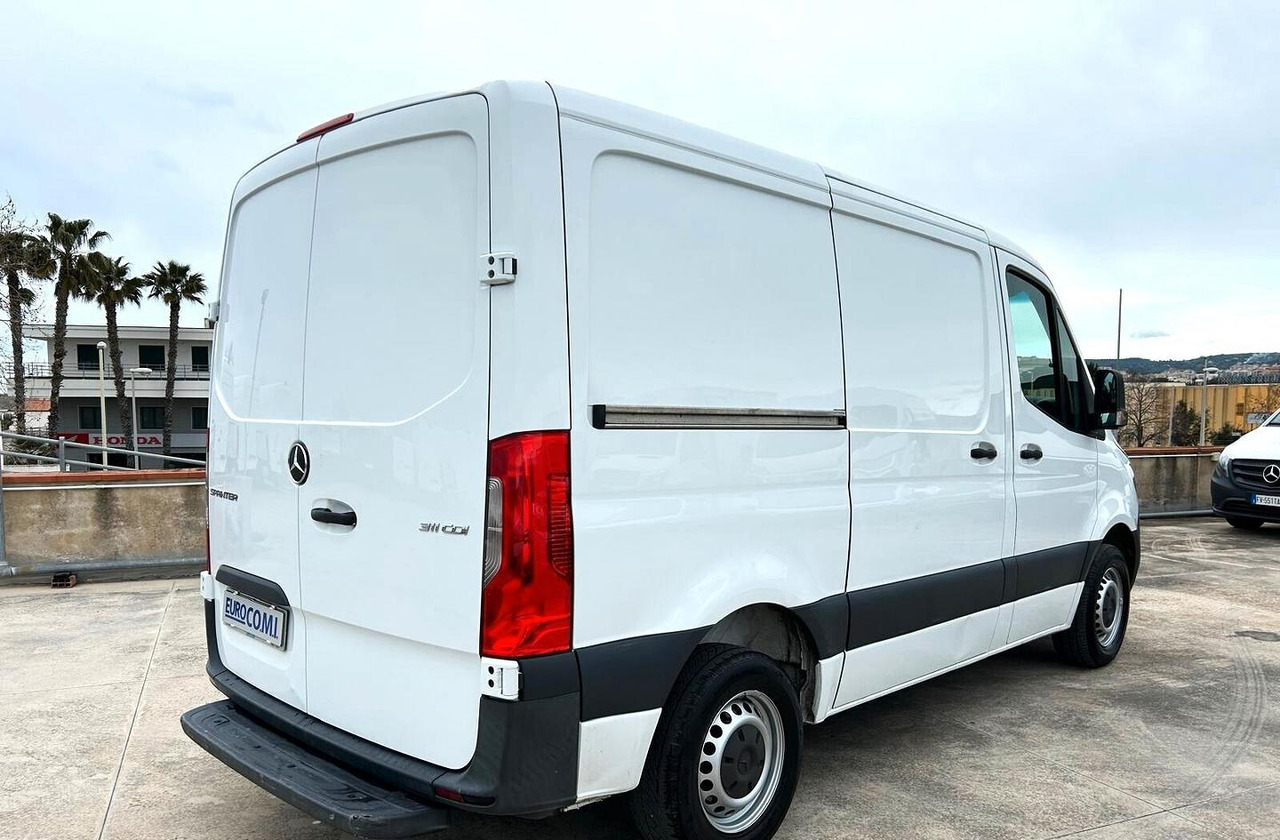 Mercedes Sprinter 311 F 32/35 - Panel van: picture 5 Mercedes Sprinter 311 F 32/35 - Panel van: picture 5