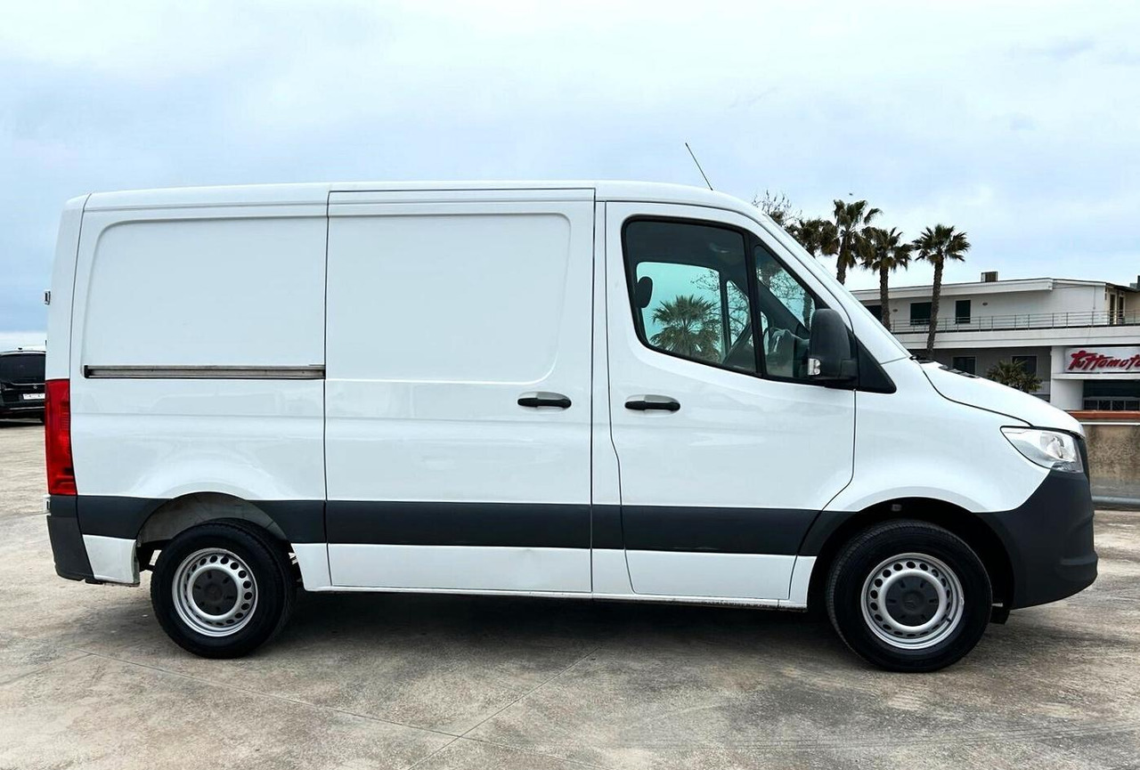 Mercedes Sprinter 311 F 32/35 - Panel van: picture 4 Mercedes Sprinter 311 F 32/35 - Panel van: picture 4