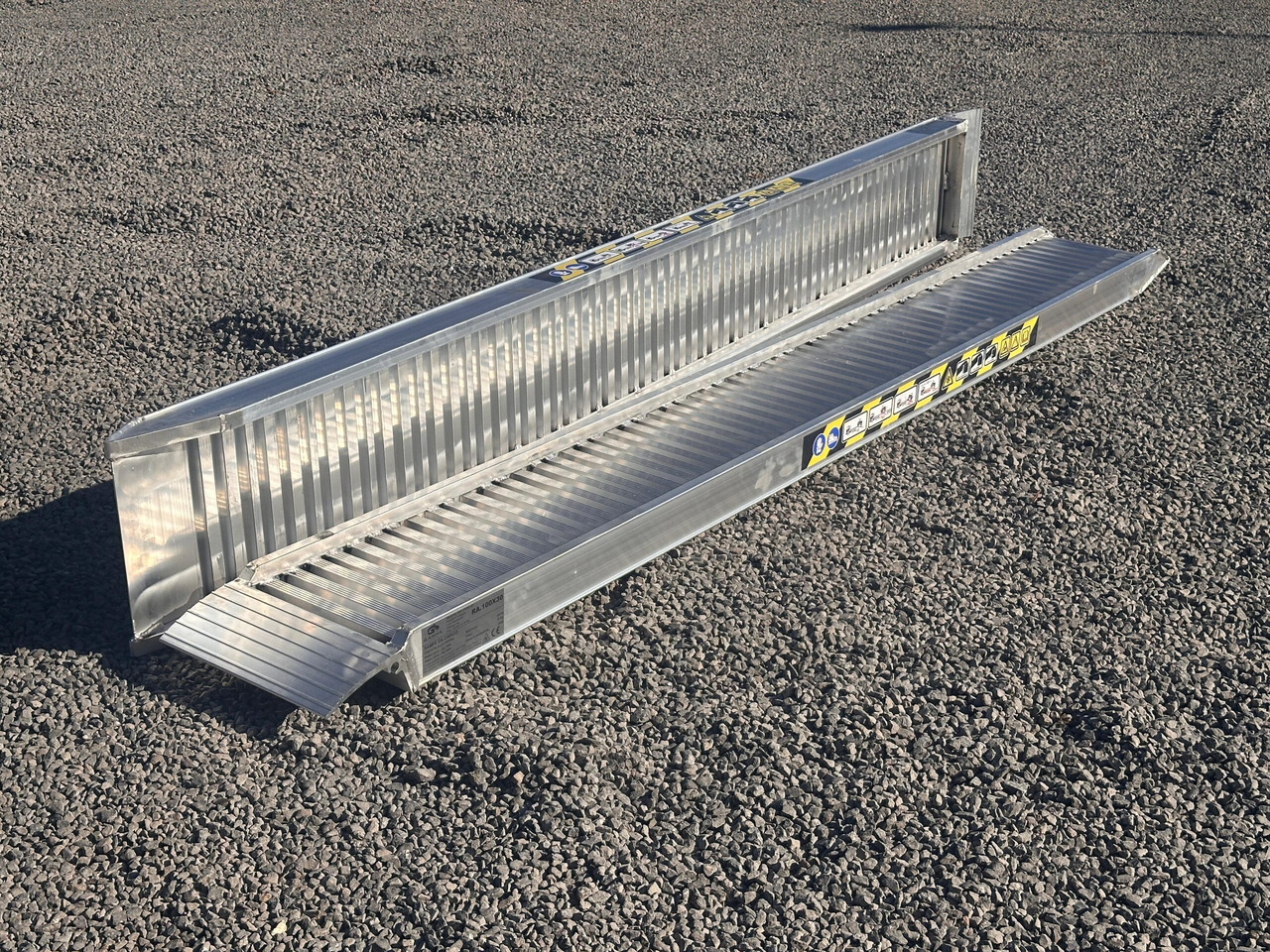 DAMAC RA.100X30 - Loading ramp: picture 1 DAMAC RA.100X30 - Loading ramp: picture 1