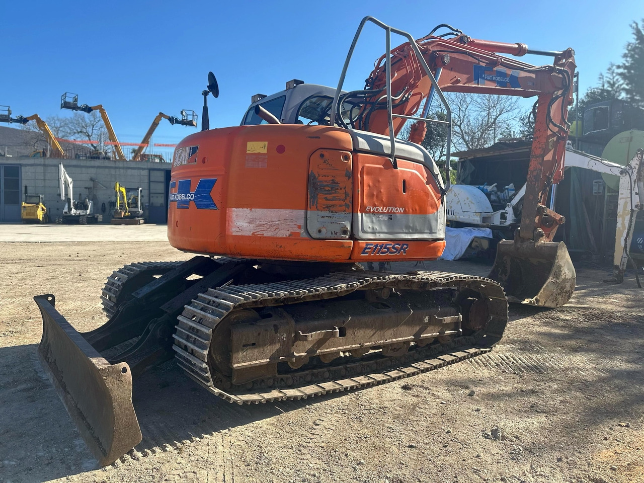 FIAT KOBELCO E115SR - Crawler excavator: picture 3 FIAT KOBELCO E115SR - Crawler excavator: picture 3