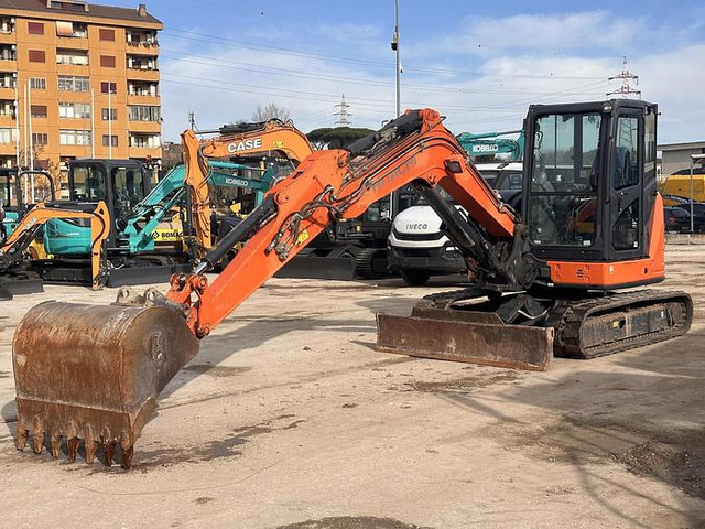 Hitachi ZX65USB - Mini excavator: picture 1 Hitachi ZX65USB - Mini excavator: picture 1