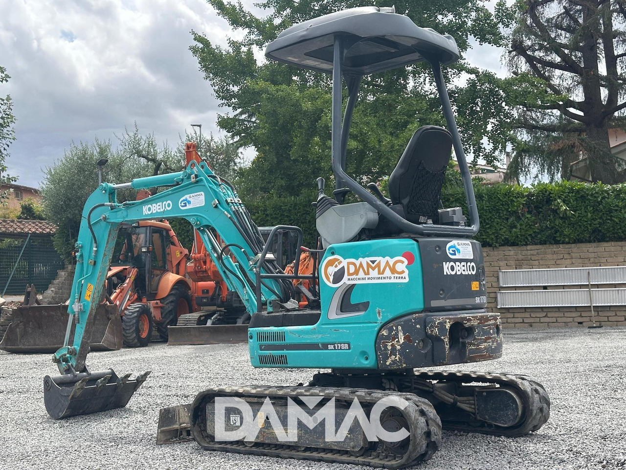 KOBELCO SK17SR-3E - Mini excavator: picture 3 KOBELCO SK17SR-3E - Mini excavator: picture 3