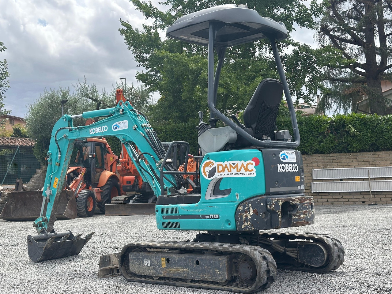 KOBELCO SK17SR-3E - Mini excavator: picture 3 KOBELCO SK17SR-3E - Mini excavator: picture 3