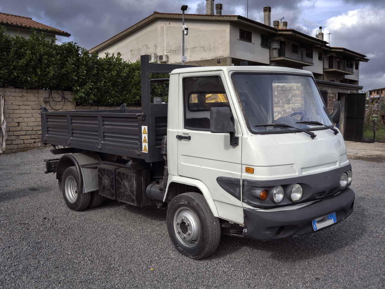 PIAGGIO THREE-SIDE TIPPER - Tipper: picture 1 PIAGGIO THREE-SIDE TIPPER - Tipper: picture 1