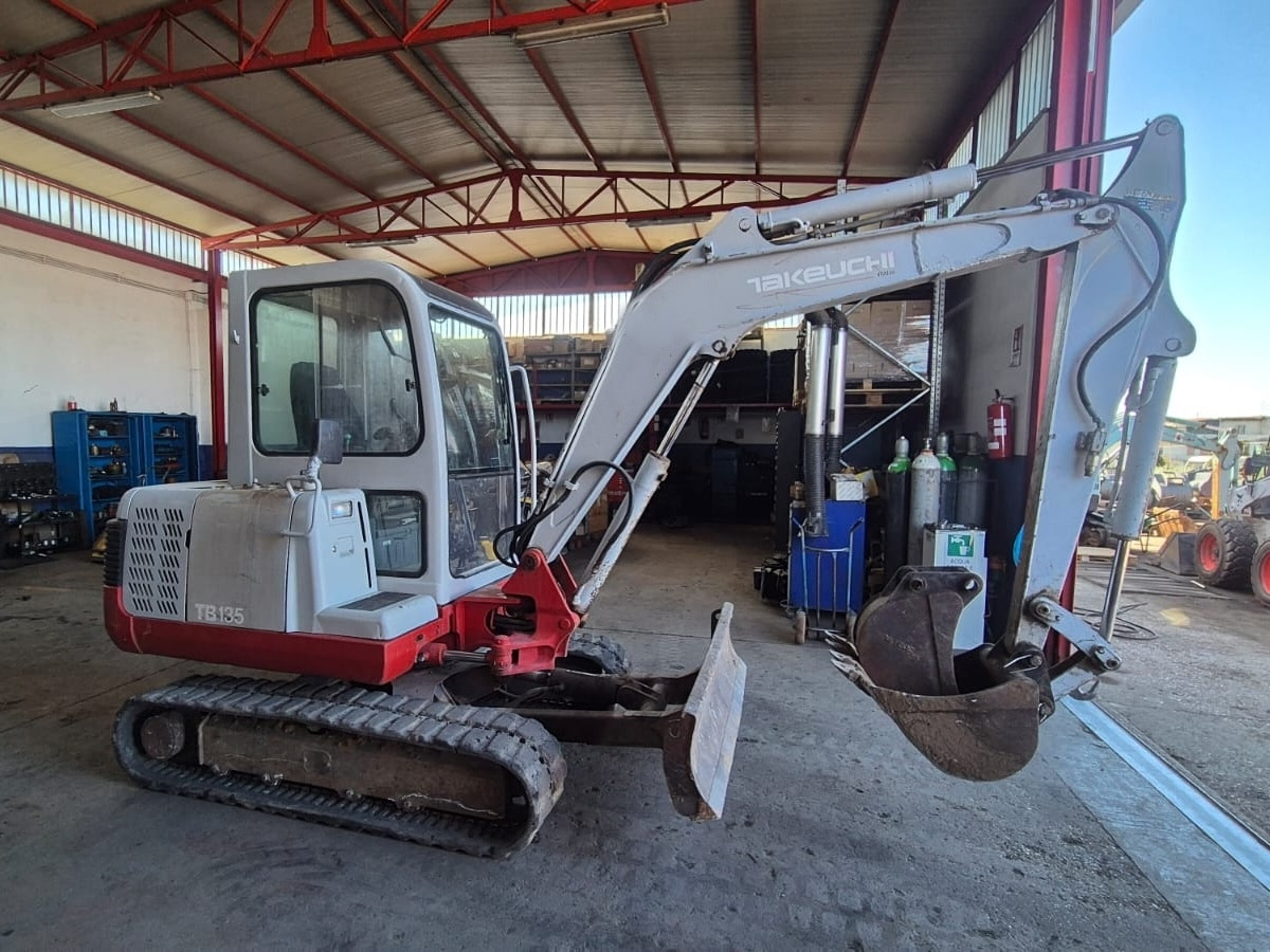 TAKEUCHI TB135 - Mini excavator: picture 1 TAKEUCHI TB135 - Mini excavator: picture 1