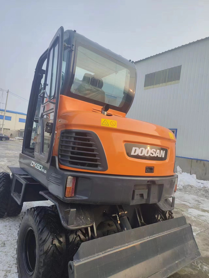 DOOSAN DX60w-9c - Mini excavator: picture 3 DOOSAN DX60w-9c - Mini excavator: picture 3