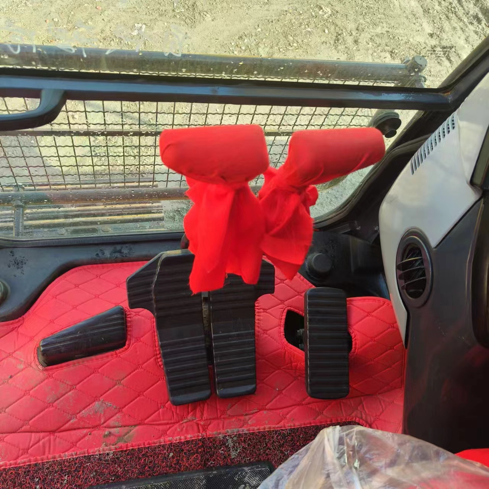 Crawler excavator KOMATSU PC200: picture 10 Crawler excavator KOMATSU PC200: picture 10