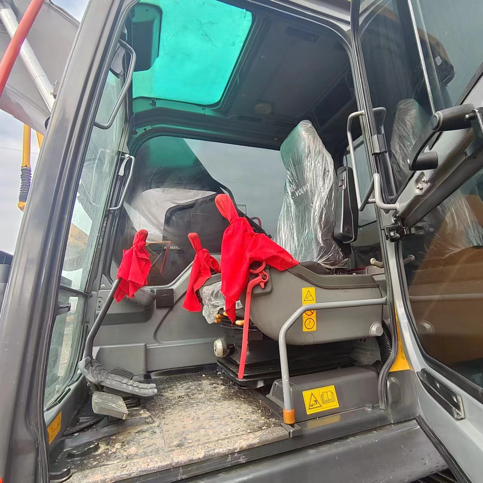 VOLVO EC240 - Crawler excavator: picture 5 VOLVO EC240 - Crawler excavator: picture 5