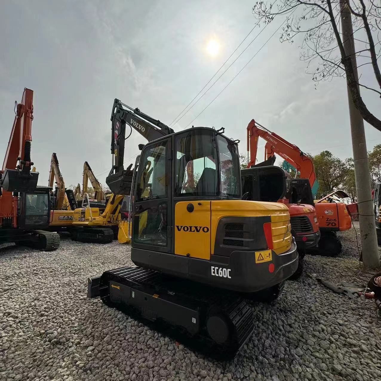 VOLVO EC60 - Mini excavator: picture 3 VOLVO EC60 - Mini excavator: picture 3