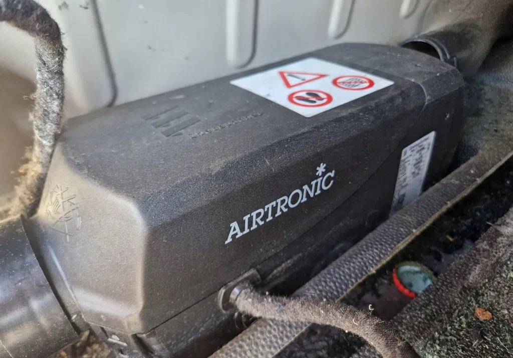 FORD WEBASTO OGRZEWANIE POSTOJOWE FORD F-MAX 500 EBERSPACHER AIRTRONIC D2 24V - Heating/ Ventilation for Truck: picture 1 FORD WEBASTO OGRZEWANIE POSTOJOWE FORD F-MAX 500 EBERSPACHER AIRTRONIC D2 24V - Heating/ Ventilation for Truck: picture 1