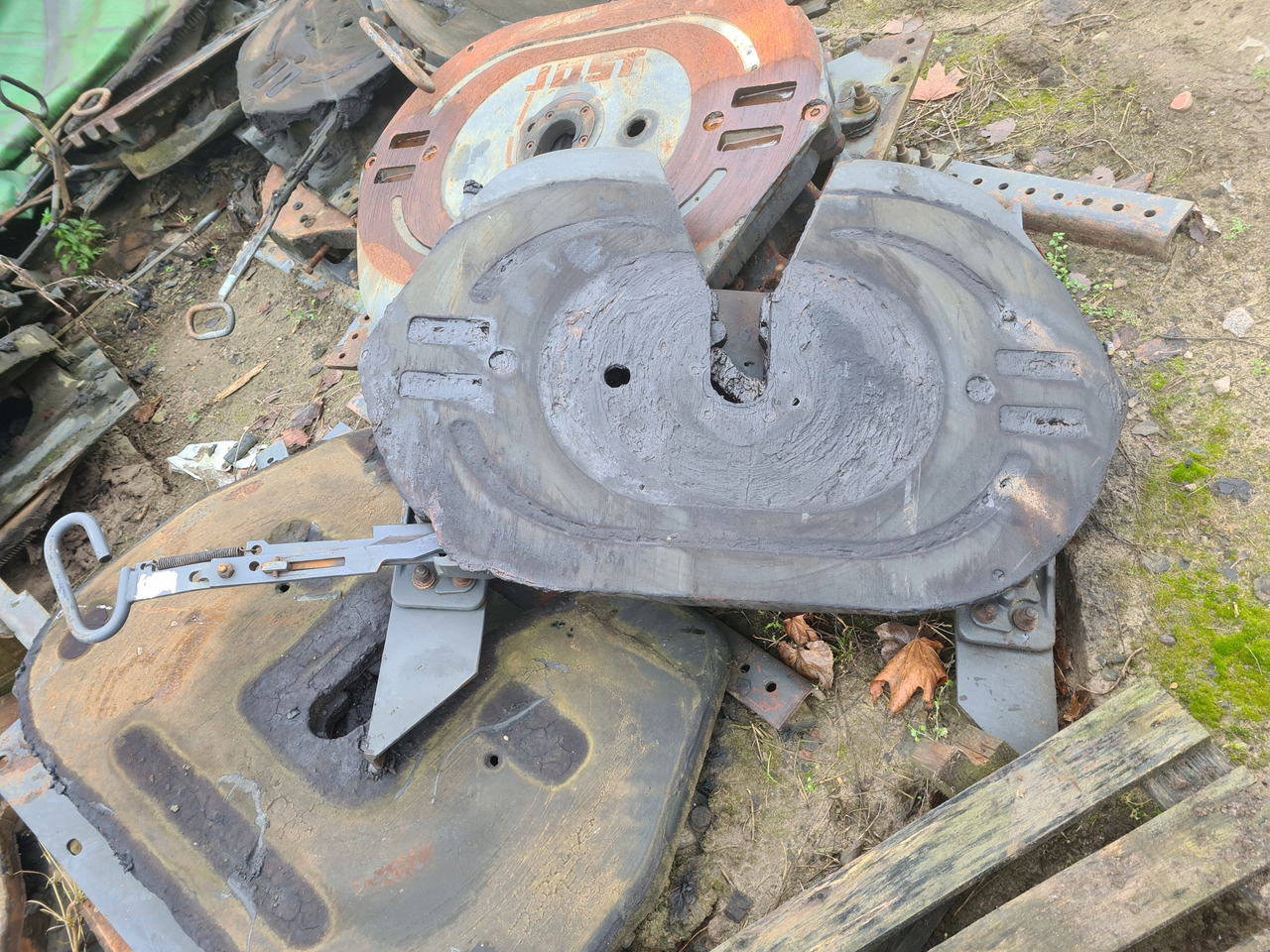 JOST SIODŁO JOST 160 MM WSPORNIK VOLVO FH FM 9 13 4 - Fifth wheel coupling for Truck: picture 1 JOST SIODŁO JOST 160 MM WSPORNIK VOLVO FH FM 9 13 4 - Fifth wheel coupling for Truck: picture 1