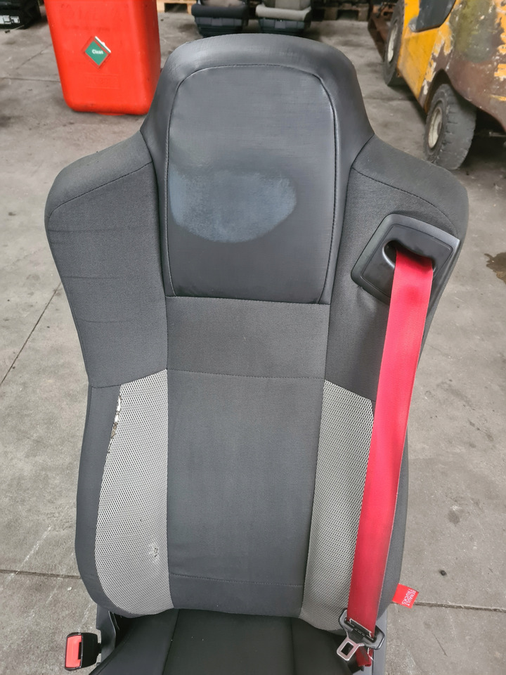 RENAULT FOTEL KIEROWCY RENAULT GAMA D WIDE EURO 6 - Seat for Truck: picture 2 RENAULT FOTEL KIEROWCY RENAULT GAMA D WIDE EURO 6 - Seat for Truck: picture 2
