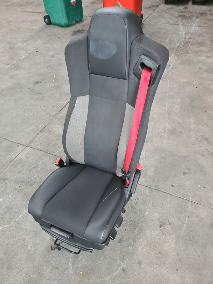 RENAULT FOTEL KIEROWCY RENAULT GAMA D WIDE EURO 6 - Seat for Truck: picture 1 RENAULT FOTEL KIEROWCY RENAULT GAMA D WIDE EURO 6 - Seat for Truck: picture 1