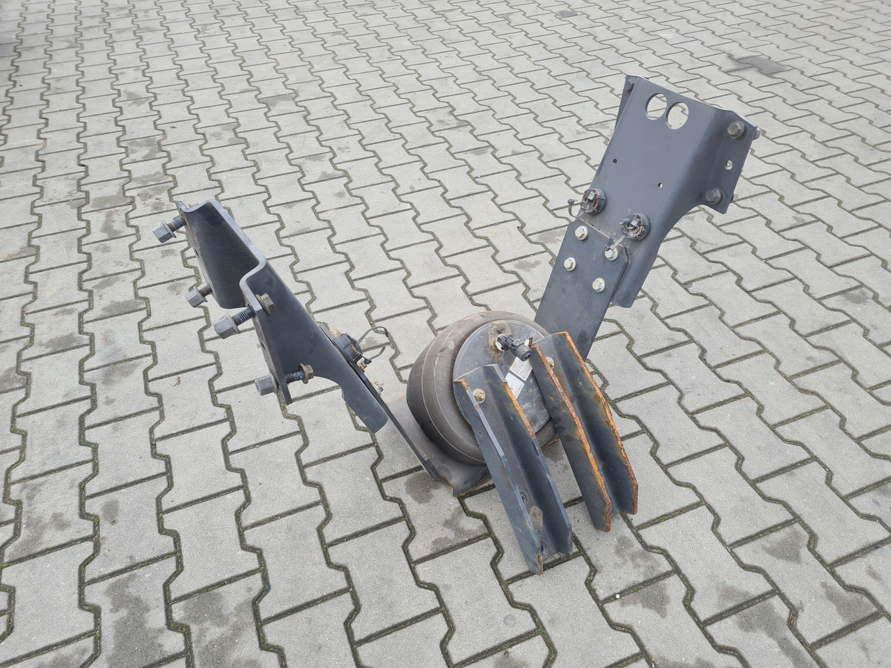 RENAULT MECHANIZM OSI PODNOSZONEJ RENAULT GAMA T RENAULT DXI - Suspension for Truck: picture 2 RENAULT MECHANIZM OSI PODNOSZONEJ RENAULT GAMA T RENAULT DXI - Suspension for Truck: picture 2