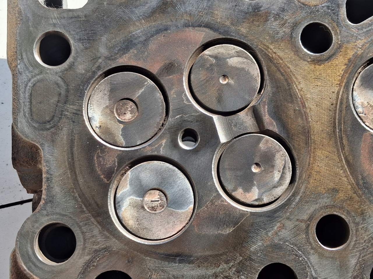 RENAULT Z WAŁKIEM ROZRZĄDU RENAULT GAMA D DTI 5 VOLVO FL D5K EURO 6 - Cylinder head: picture 4 RENAULT Z WAŁKIEM ROZRZĄDU RENAULT GAMA D DTI 5 VOLVO FL D5K EURO 6 - Cylinder head: picture 4