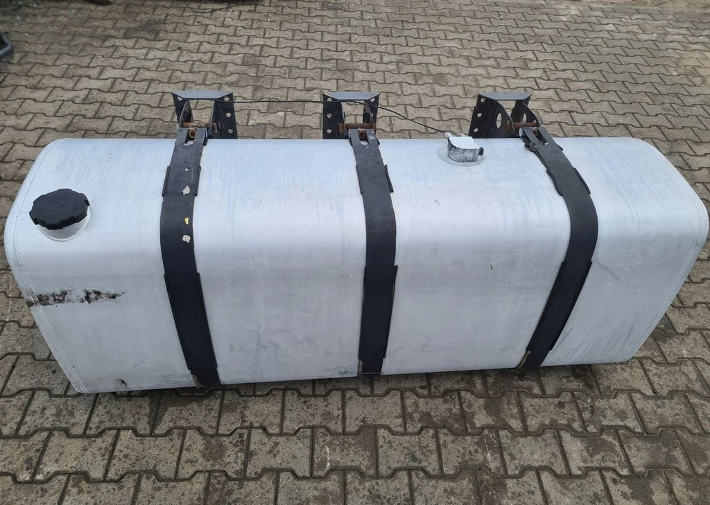 Renault 21516457 Premium Magnum DXI Gama T Volvo FH 13 730L - Fuel tank: picture 1 Renault 21516457 Premium Magnum DXI Gama T Volvo FH 13 730L - Fuel tank: picture 1