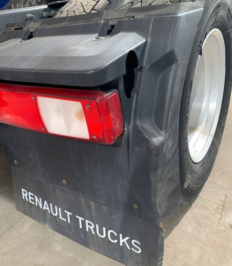 Renault BŁOTNIK PRAWY TYŁ KOMPLETNY RENAULT GAMA T C RANGE - Fender for Truck: picture 1 Renault BŁOTNIK PRAWY TYŁ KOMPLETNY RENAULT GAMA T C RANGE - Fender for Truck: picture 1