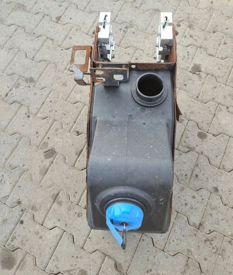 Renault OE 22077231   Renault RENAULT GAMA D VOLVO FL EURO 6 - AdBlue tank for Truck: picture 2 Renault OE 22077231   Renault RENAULT GAMA D VOLVO FL EURO 6 - AdBlue tank for Truck: picture 2