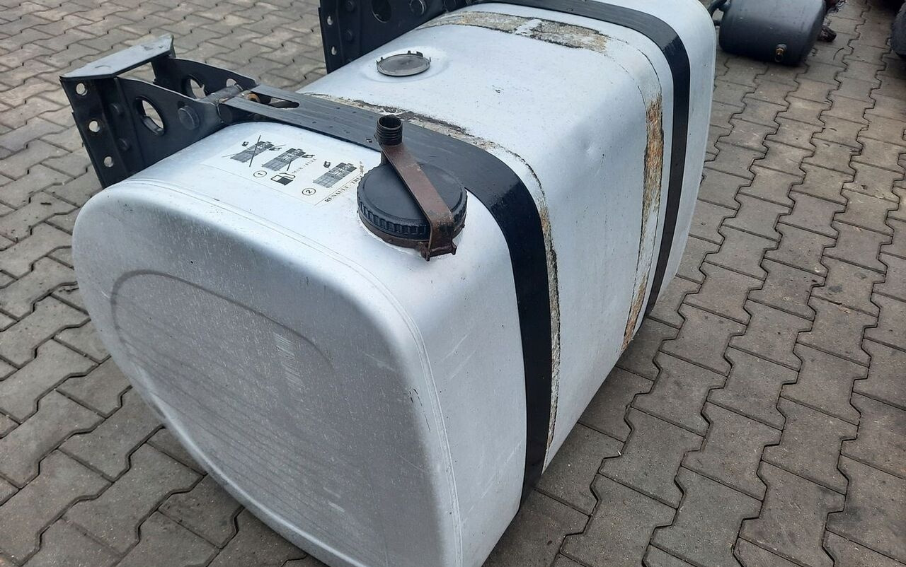 Renault ZBIORNIK PALIWA RENAULT GAMA T RANGE 100/70/70 21821393 - Fuel tank for Truck: picture 3 Renault ZBIORNIK PALIWA RENAULT GAMA T RANGE 100/70/70 21821393 - Fuel tank for Truck: picture 3