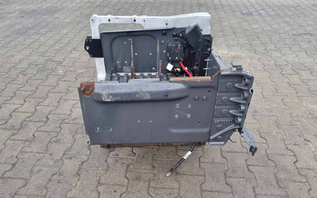 SKRZYNKA AKUMULATORÓW PODWÓJNA NA 4 AKUMULATORY VOLVO FH 4 FM 4 FMX 4 - Battery: picture 4 SKRZYNKA AKUMULATORÓW PODWÓJNA NA 4 AKUMULATORY VOLVO FH 4 FM 4 FMX 4 - Battery: picture 4