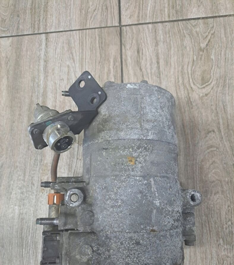 Sanden SPRĘŻARKA KOMPRESOR KLIMATYZACJI VOLVO FH 4 FMX 84176798 - A/C compressor for Truck: picture 3 Sanden SPRĘŻARKA KOMPRESOR KLIMATYZACJI VOLVO FH 4 FMX 84176798 - A/C compressor for Truck: picture 3