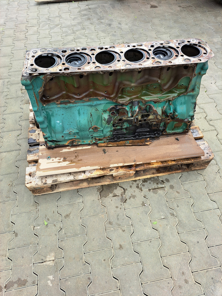 VOLVO BLOK SILNIKA TŁOKI WAŁ KORBOWY VOLVO FM 9 D9A - Cylinder block for Truck: picture 2 VOLVO BLOK SILNIKA TŁOKI WAŁ KORBOWY VOLVO FM 9 D9A - Cylinder block for Truck: picture 2