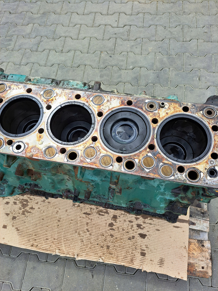 VOLVO BLOK SILNIKA TŁOKI WAŁ KORBOWY VOLVO FM 9 D9A - Cylinder block for Truck: picture 5 VOLVO BLOK SILNIKA TŁOKI WAŁ KORBOWY VOLVO FM 9 D9A - Cylinder block for Truck: picture 5