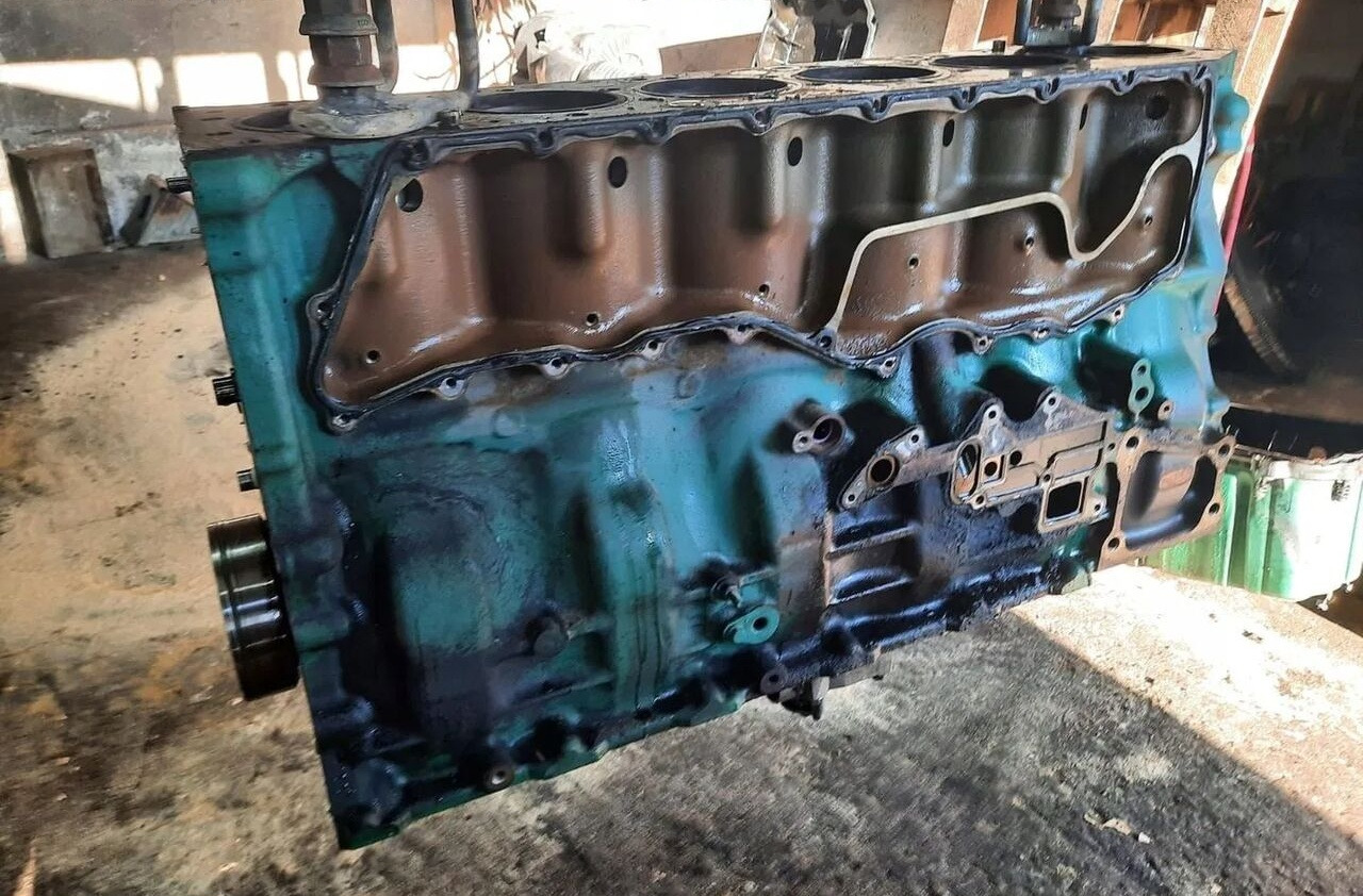 VOLVO BLOK TŁOKI WAŁ KORBOWY FM 9 D11C EUV - Engine for Truck: picture 4 VOLVO BLOK TŁOKI WAŁ KORBOWY FM 9 D11C EUV - Engine for Truck: picture 4