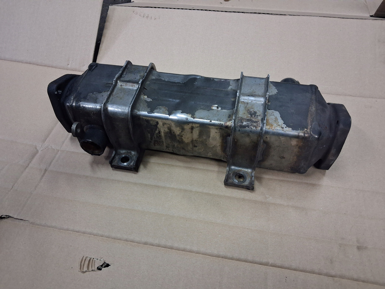 VOLVO CHŁODNICA CHŁODNICZKA SPALIN EGR VOLVO FL D5K RENAULT GAMA D DTI 5 - EGR cooler for Truck: picture 1 VOLVO CHŁODNICA CHŁODNICZKA SPALIN EGR VOLVO FL D5K RENAULT GAMA D DTI 5 - EGR cooler for Truck: picture 1