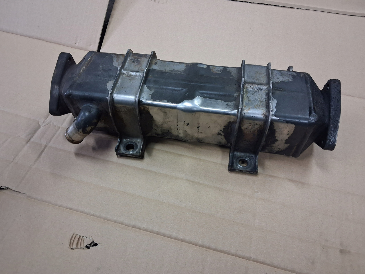 VOLVO CHŁODNICA CHŁODNICZKA SPALIN EGR VOLVO FL D5K RENAULT GAMA D DTI 5 - EGR cooler for Truck: picture 2 VOLVO CHŁODNICA CHŁODNICZKA SPALIN EGR VOLVO FL D5K RENAULT GAMA D DTI 5 - EGR cooler for Truck: picture 2