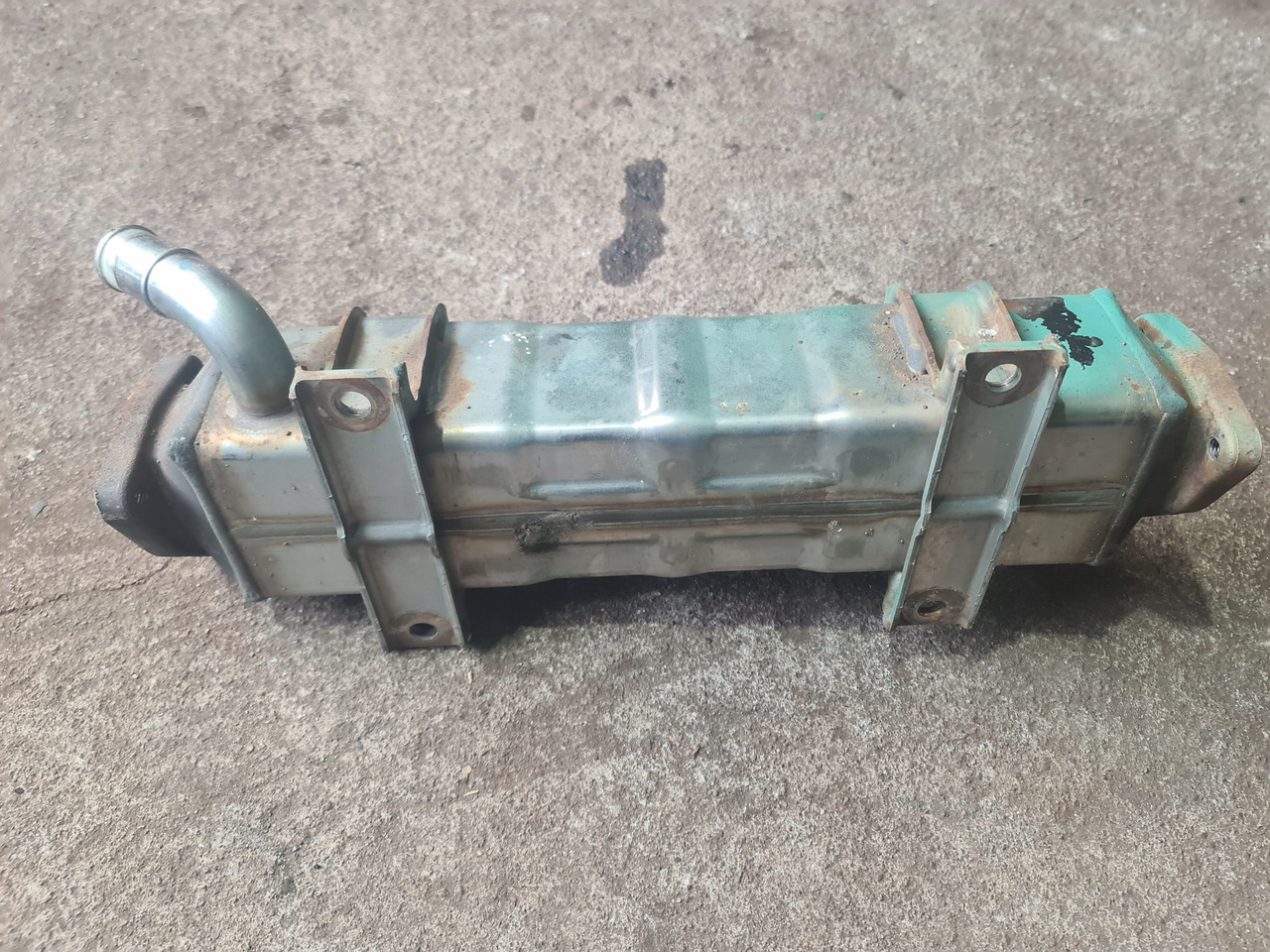 VOLVO CHŁODNICA CHŁODNICZKA SPALIN EGR VOLVO FL FE D8K RENAULT GAMA D DTI 8 - EGR cooler for Truck: picture 2 VOLVO CHŁODNICA CHŁODNICZKA SPALIN EGR VOLVO FL FE D8K RENAULT GAMA D DTI 8 - EGR cooler for Truck: picture 2