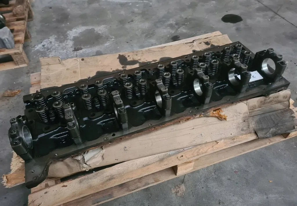 VOLVO GŁOWICA SILNIKA VOLVO FH 4 FM 4 D13K EURO 6 RENAULT GAMA T DTI 13 - Cylinder head for Truck: picture 1 VOLVO GŁOWICA SILNIKA VOLVO FH 4 FM 4 D13K EURO 6 RENAULT GAMA T DTI 13 - Cylinder head for Truck: picture 1