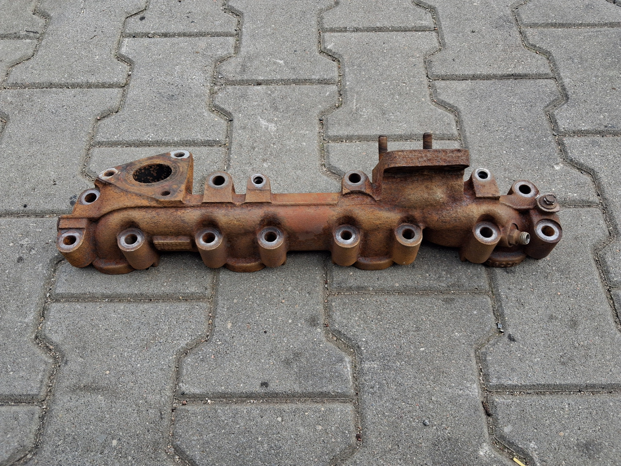 VOLVO KOLEKTOR WYDECHOWY RENAULT GAMA D DTI 5 VOLVO FL FE D5K - Exhaust manifold for Truck: picture 1 VOLVO KOLEKTOR WYDECHOWY RENAULT GAMA D DTI 5 VOLVO FL FE D5K - Exhaust manifold for Truck: picture 1