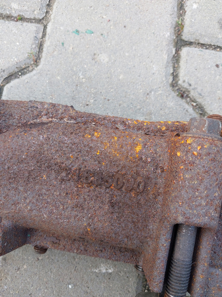 VOLVO KOLEKTOR WYDECHOWY VOLVO FL RENAULT GAMA D D8K - Exhaust manifold for Truck: picture 3 VOLVO KOLEKTOR WYDECHOWY VOLVO FL RENAULT GAMA D D8K - Exhaust manifold for Truck: picture 3