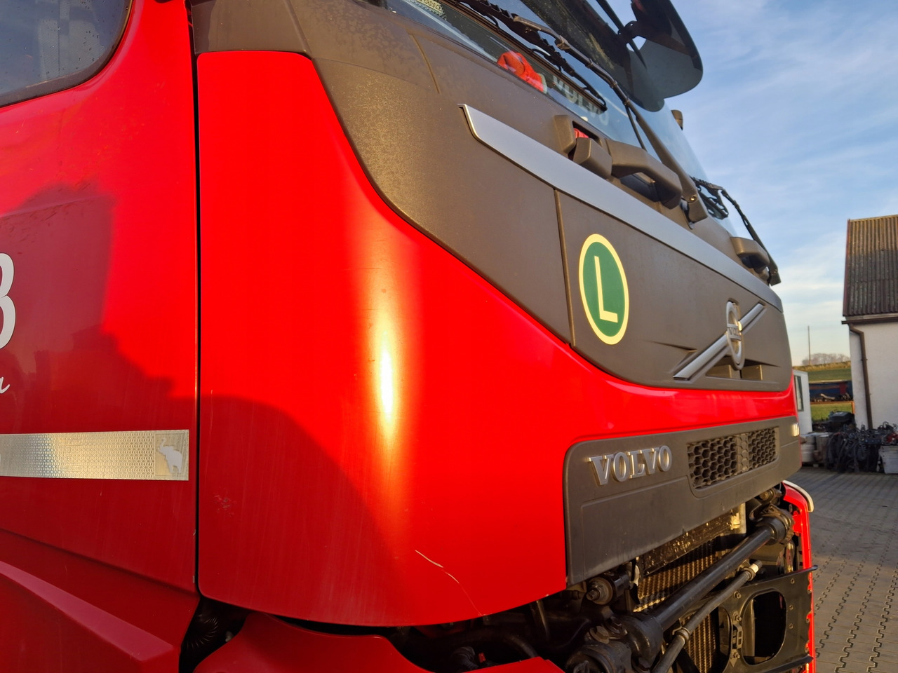 VOLVO MASKA KOMPLETNA GÓRNA ATRAPA KABINY VOLVO FM 4 FMX EURO 6 - Hood for Truck: picture 4 VOLVO MASKA KOMPLETNA GÓRNA ATRAPA KABINY VOLVO FM 4 FMX EURO 6 - Hood for Truck: picture 4