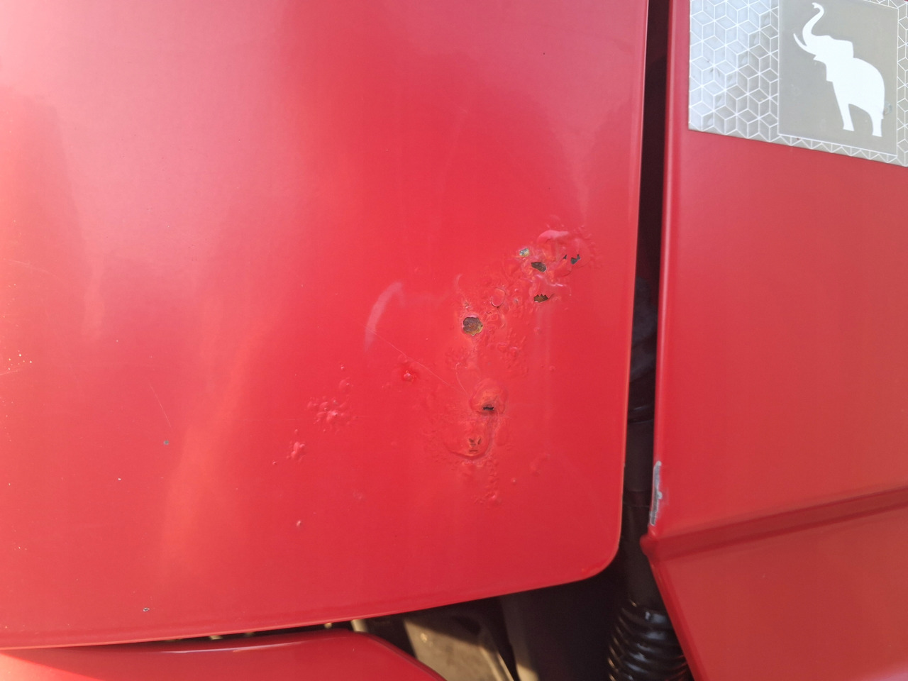 VOLVO MASKA KOMPLETNA GÓRNA ATRAPA KABINY VOLVO FM 4 FMX EURO 6 - Hood for Truck: picture 3 VOLVO MASKA KOMPLETNA GÓRNA ATRAPA KABINY VOLVO FM 4 FMX EURO 6 - Hood for Truck: picture 3