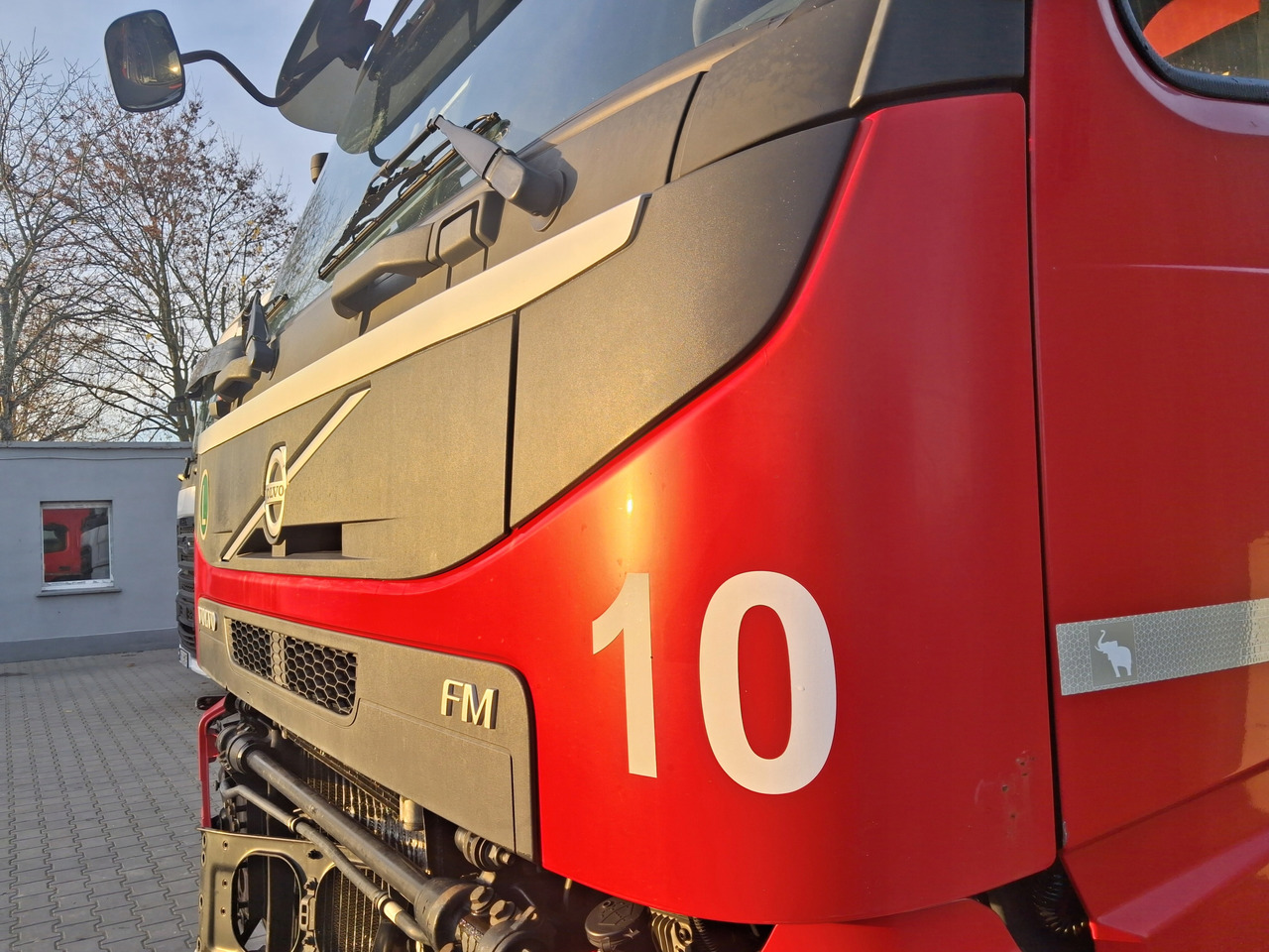 VOLVO MASKA KOMPLETNA GÓRNA ATRAPA KABINY VOLVO FM 4 FMX EURO 6 - Hood for Truck: picture 2 VOLVO MASKA KOMPLETNA GÓRNA ATRAPA KABINY VOLVO FM 4 FMX EURO 6 - Hood for Truck: picture 2