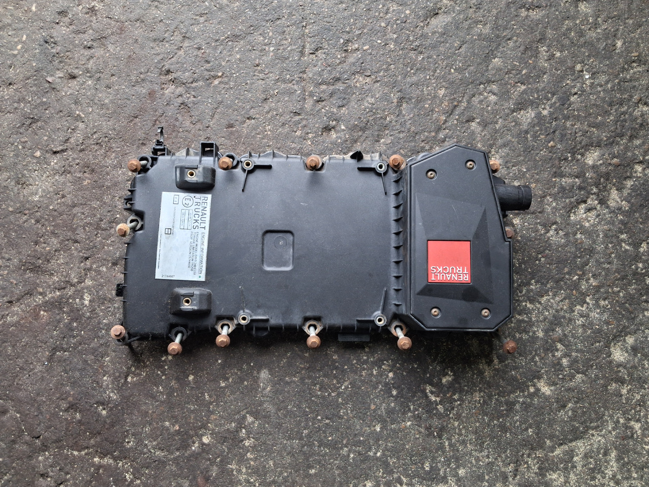 VOLVO POKRYWA GŁOWICY ZAWORÓW RENAULT GAMA D DTI 5 VOLVO FL D5K - Engine and parts for Truck: picture 1 VOLVO POKRYWA GŁOWICY ZAWORÓW RENAULT GAMA D DTI 5 VOLVO FL D5K - Engine and parts for Truck: picture 1